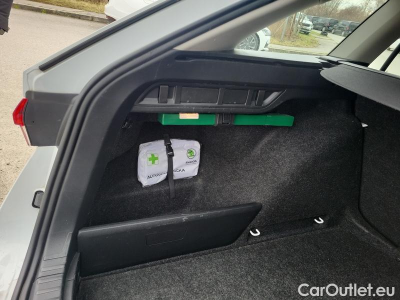  Skoda  Octavia  Combi (NX3)(2020) Oct.C.2.0 TDI 110 Ambition #11