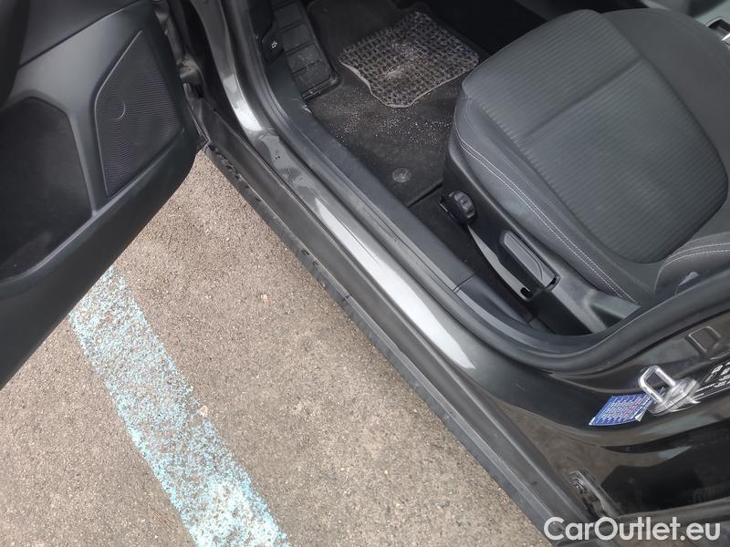  Ford  Focus   Turnier (CGE)(2018->) Foc.Kom.1.5EBl.120 Titanium #8