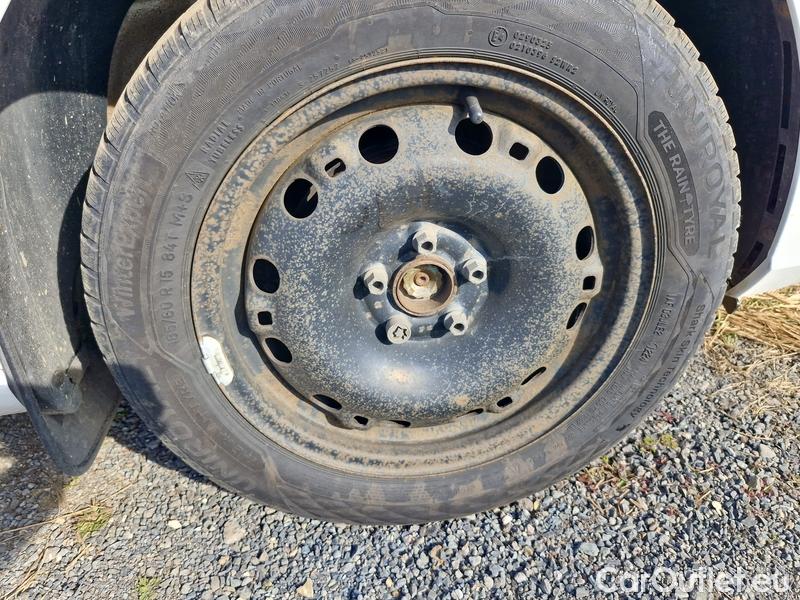  Skoda  Fabia  Combi (2015) Com.1.0TSI 70 Ambition 5d #46