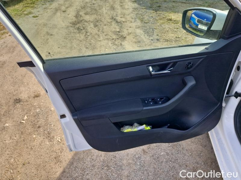  Skoda  Fabia  Combi (2015) Com.1.0TSI 70 Ambition 5d #10