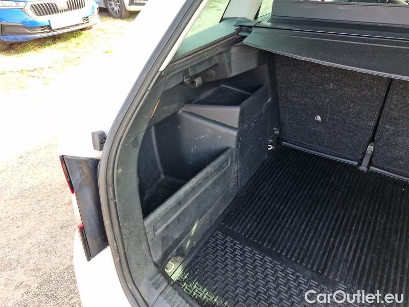  Skoda  Fabia  Combi (2015) Com.1.0TSI 70 Ambition 5d #26