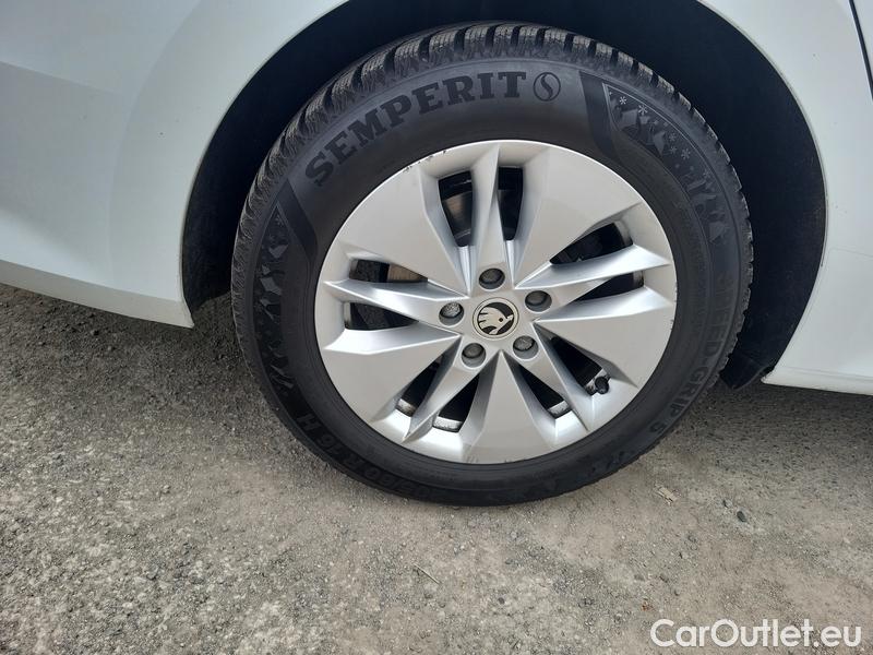  Skoda  Octavia  Combi (NX3)(2020) Oct.C.2.0 TDI 110 Ambition #12