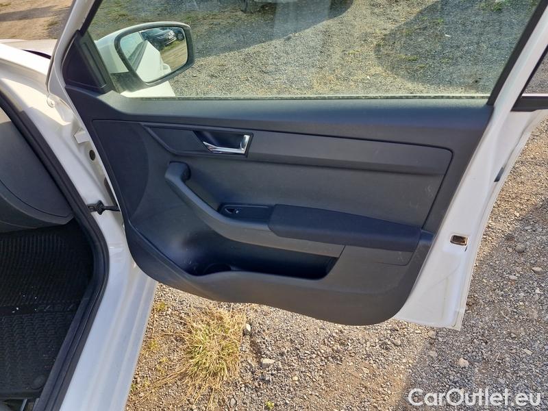  Skoda  Fabia  Combi (2015) Com.1.0TSI 70 Ambition 5d #37