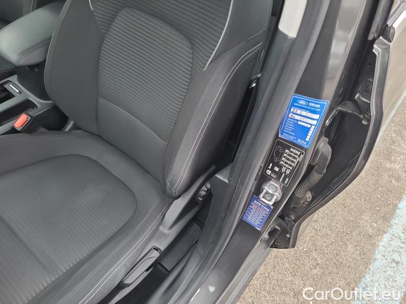  Ford  Focus   Turnier (CGE)(2018->) Foc.Kom.1.5EBl.120 Titanium #13