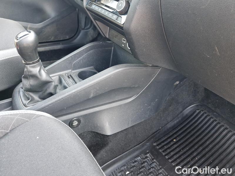  Skoda  Fabia  Combi (2015) Com.1.0TSI 70 Ambition 5d #41