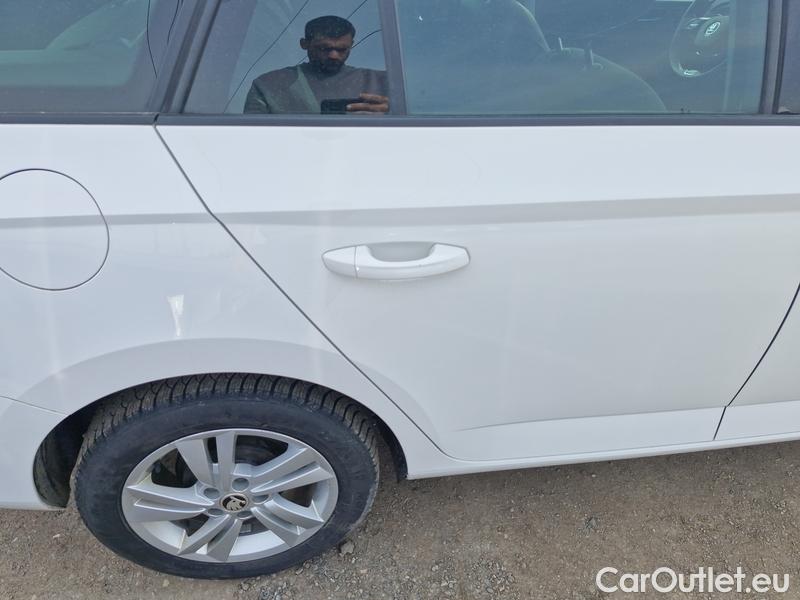  Skoda  Fabia  Combi (2015) Com.1.0TSI 70 Ambition 5d #24