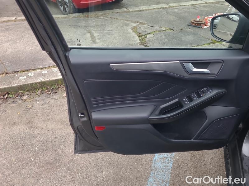  Ford  Focus   Turnier (CGE)(2018->) Foc.Kom.1.5EBl.120 Titanium #7
