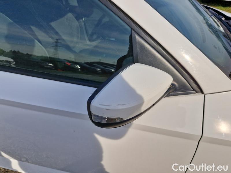  Skoda  Fabia  Combi (2015) Com.1.0TSI 70 Ambition 5d #42