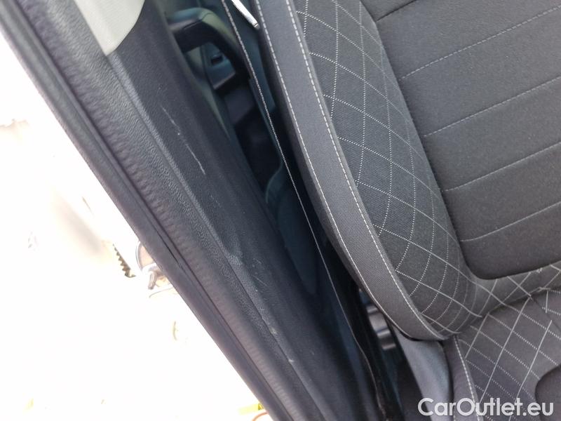  Skoda  Fabia  Combi (2015) Com.1.0TSI 70 Ambition 5d #39