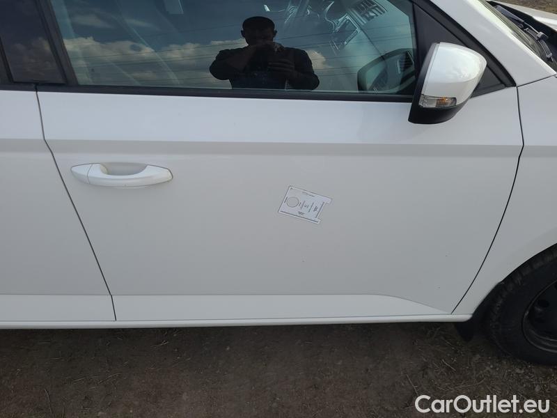  Skoda  Fabia  Combi (2015)  Com.1.0TSI 70 Style #29