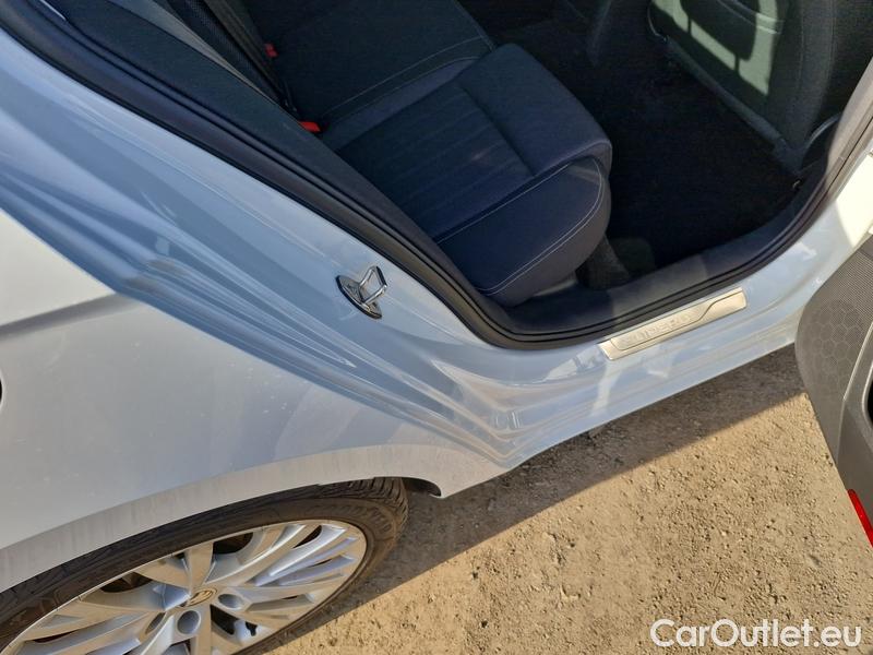  Skoda  Superb  (3V3)(2015) Supe.2.0TDI 147 Style 4x4 Aut #18