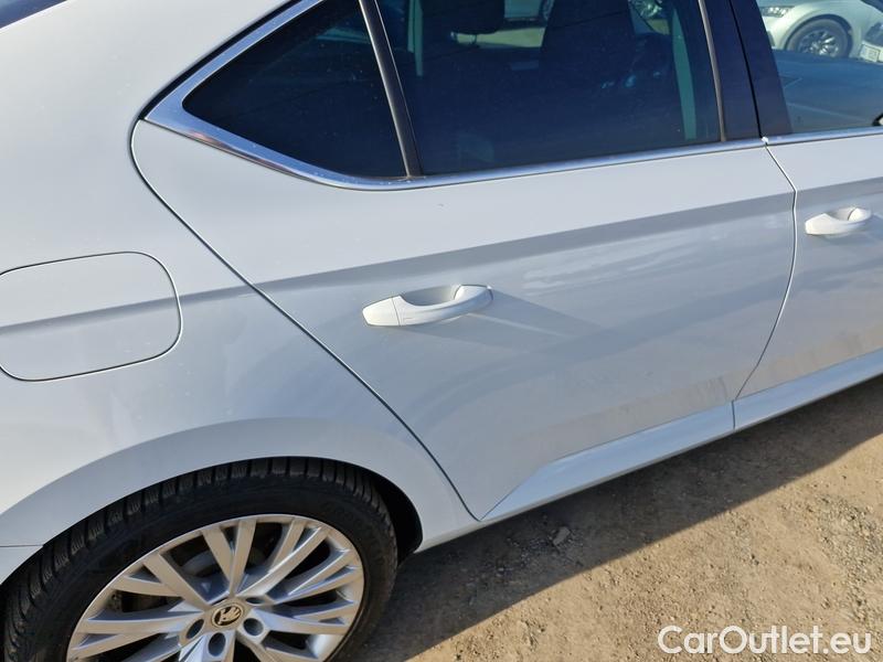  Skoda  Superb  (3V3)(2015) Supe.2.0TDI 147 Style 4x4 Aut #17