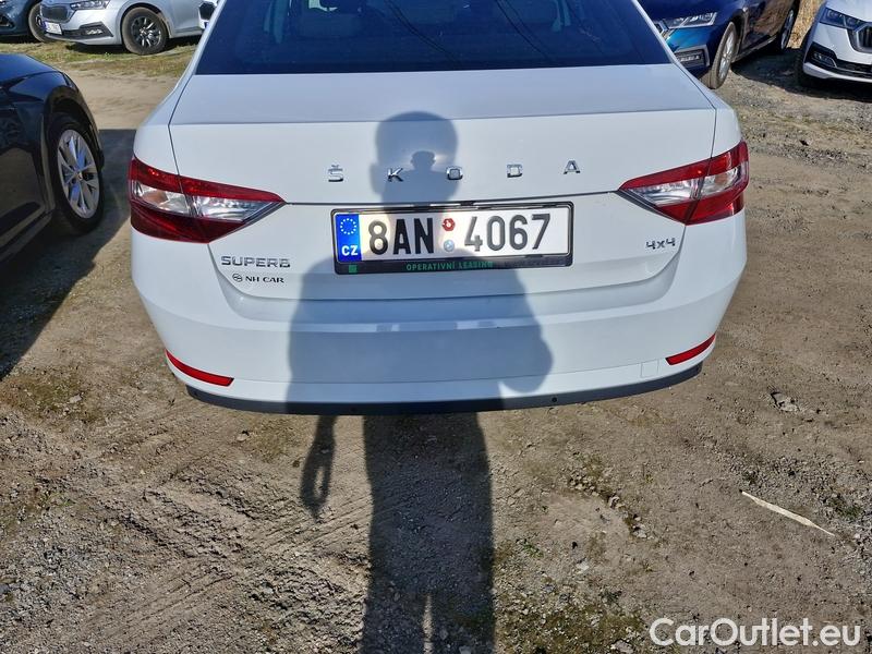  Skoda  Superb  (3V3)(2015) Supe.2.0TDI 147 Style 4x4 Aut #12