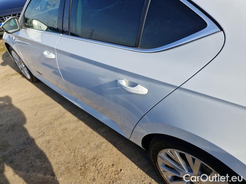  Skoda  Superb  (3V3)(2015) Supe.2.0TDI 147 Style 4x4 Aut #10