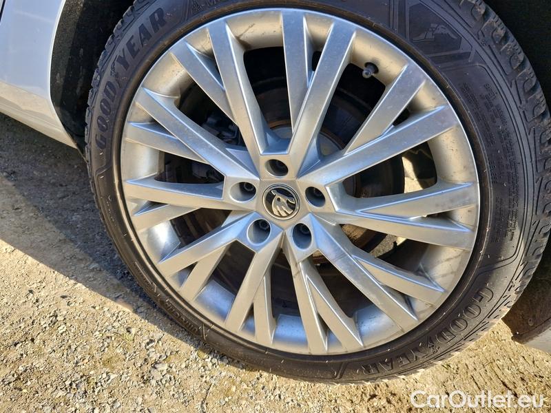  Skoda  Superb  (3V3)(2015) Supe.2.0TDI 147 Style 4x4 Aut #11