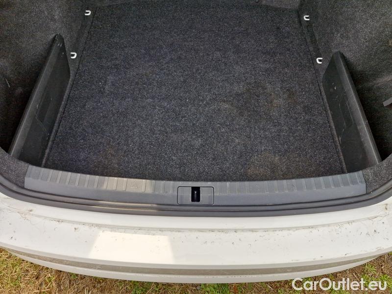  Skoda  Octavia  Lim. (NX3)(2020) Oct.2.0TDI 110 Ambition 5d #5