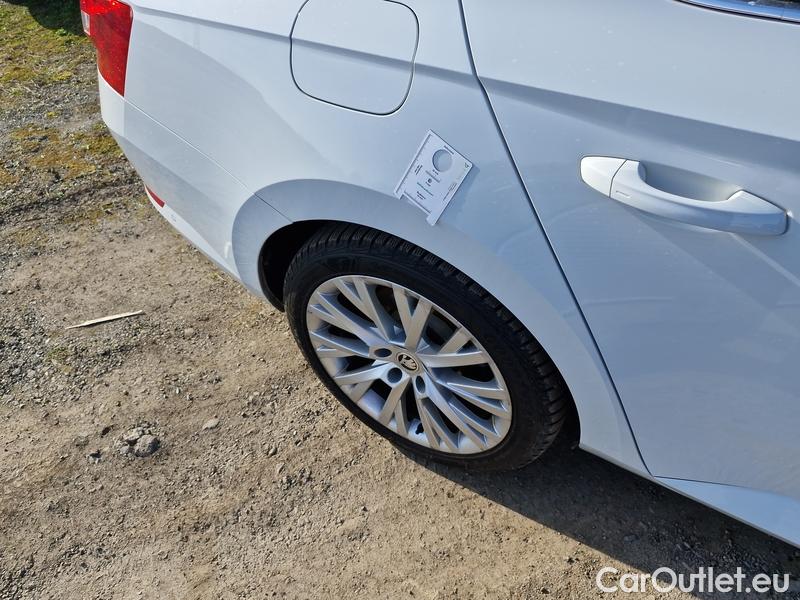  Skoda  Superb  (3V3)(2015) Supe.2.0TDI 147 Style 4x4 Aut #15