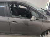  Peugeot  208 Peugeot  Signature 1.2 PureTech 82 5d #14