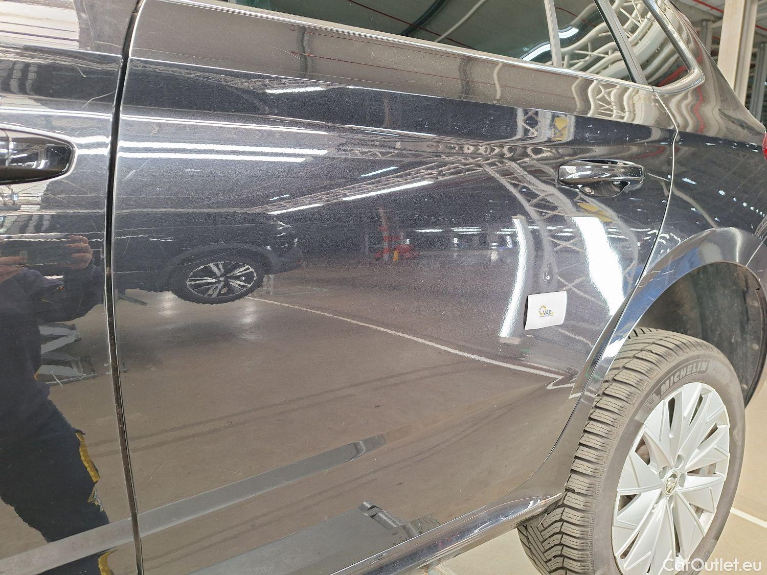  Skoda  KAMIQ Skoda,  '19, Skoda  1.0 TGI 66kW Clever 5d #48