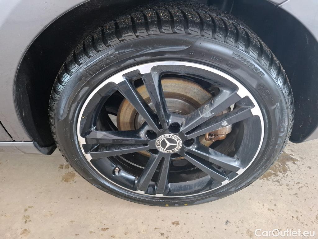  Mercedes  CLA-Klasse MERCEDES-BENZ CLA Shooting Brake / 2019 / 5P / Break CLA 250 e Business Line #17