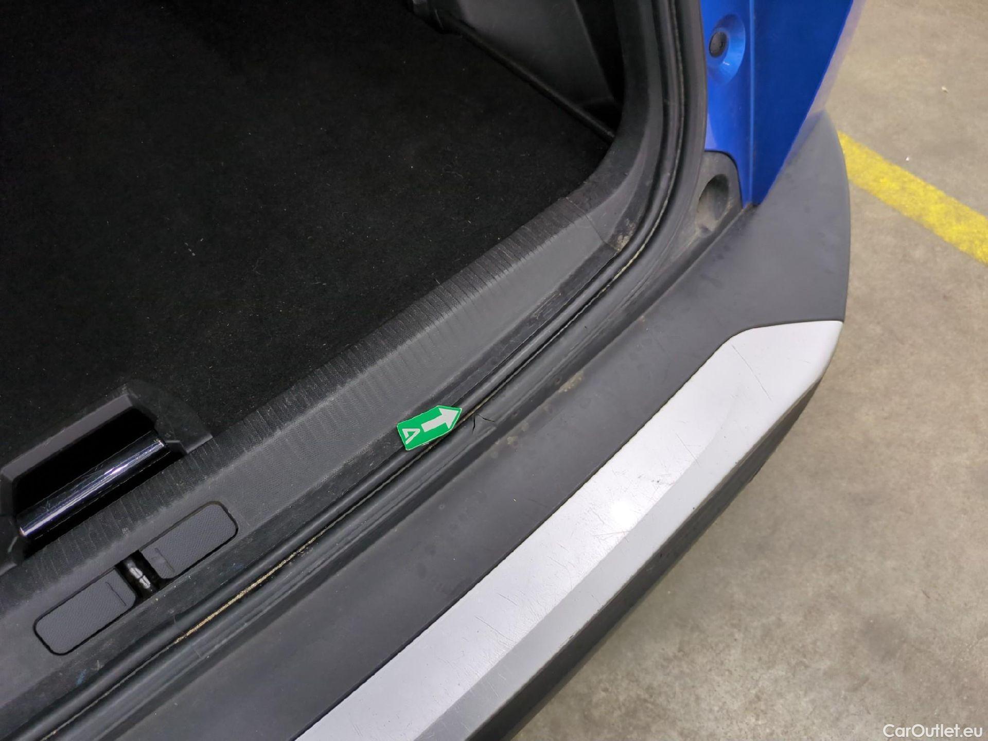  Peugeot  2008  Allure Business 1.5 HDi 130CV BVA8 E6d #1