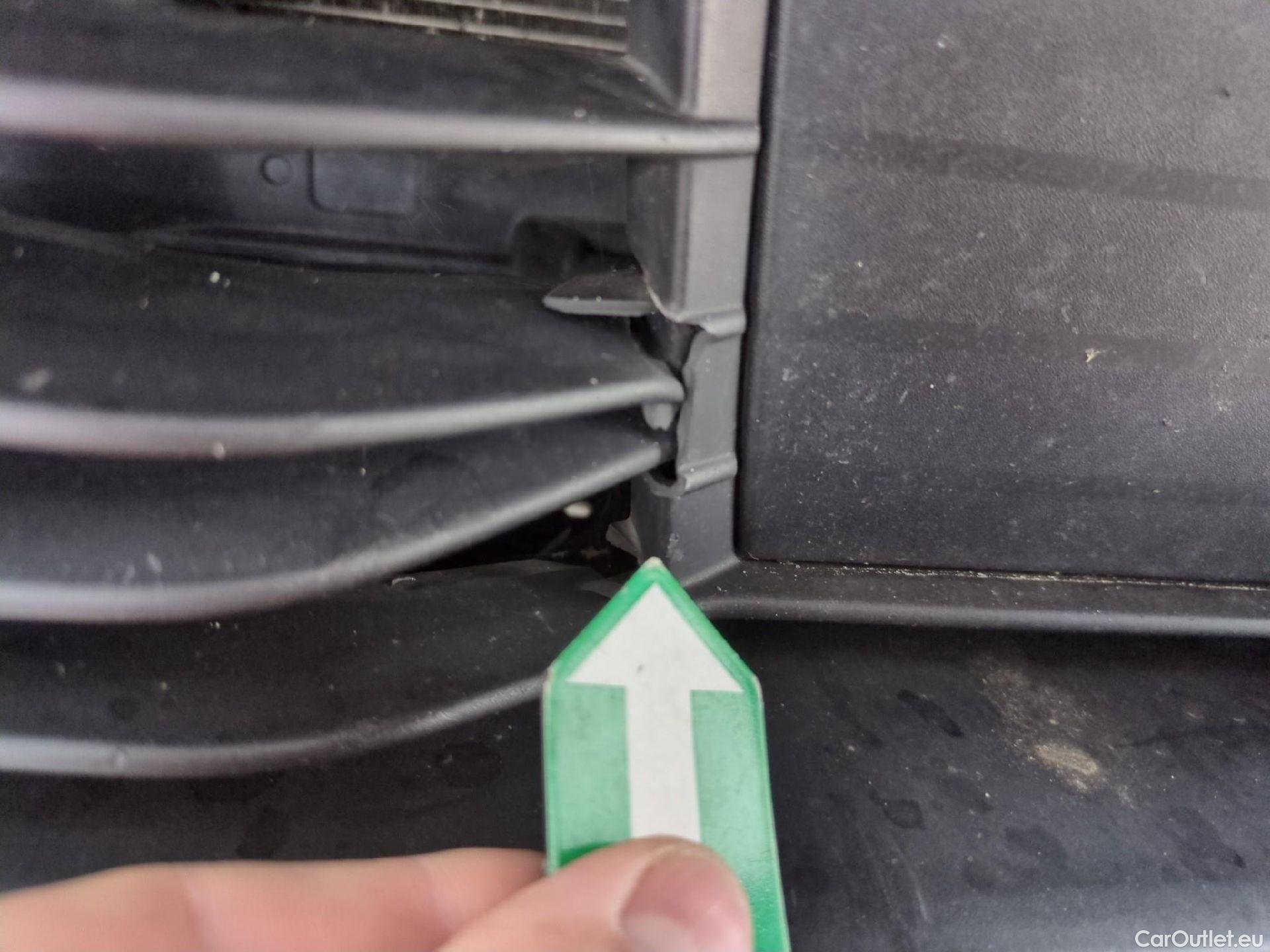  Peugeot  2008  Allure Business 1.5 HDi 130CV BVA8 E6d #54