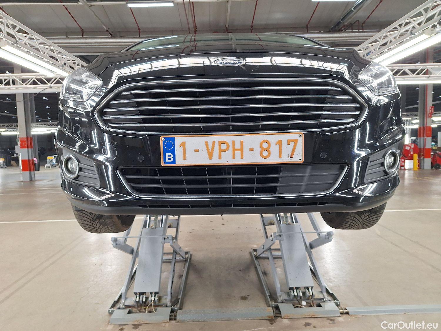  Ford  S-Max Ford,  '15, Ford  1.5i EcoBoost 121kW S/S Titanium 5d #3