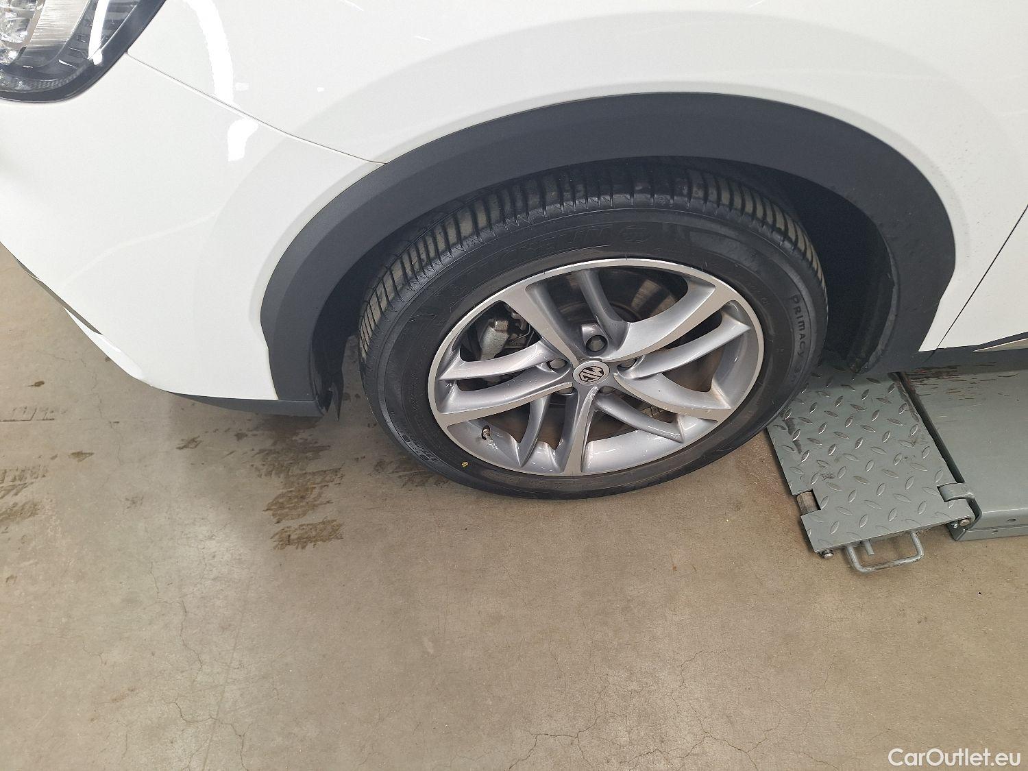  MG  EHS MG,  '20 PHEV, MG  1.5T Luxury 5d #33