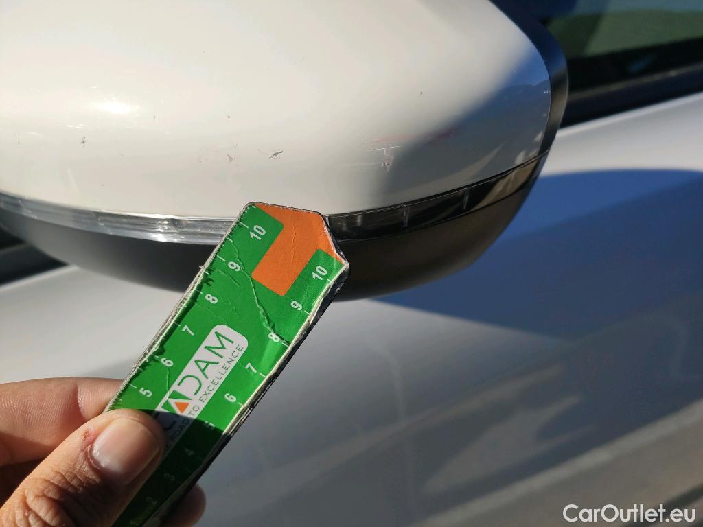  Peugeot  308 PEUGEOT  / 2017 / 5P / berlina con portón 5p Style BlueHDi 130 S&S #27