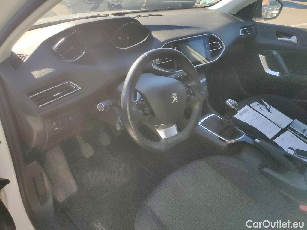  Peugeot  308 PEUGEOT  / 2017 / 5P / berlina con portón 5p Style BlueHDi 130 S&S #22