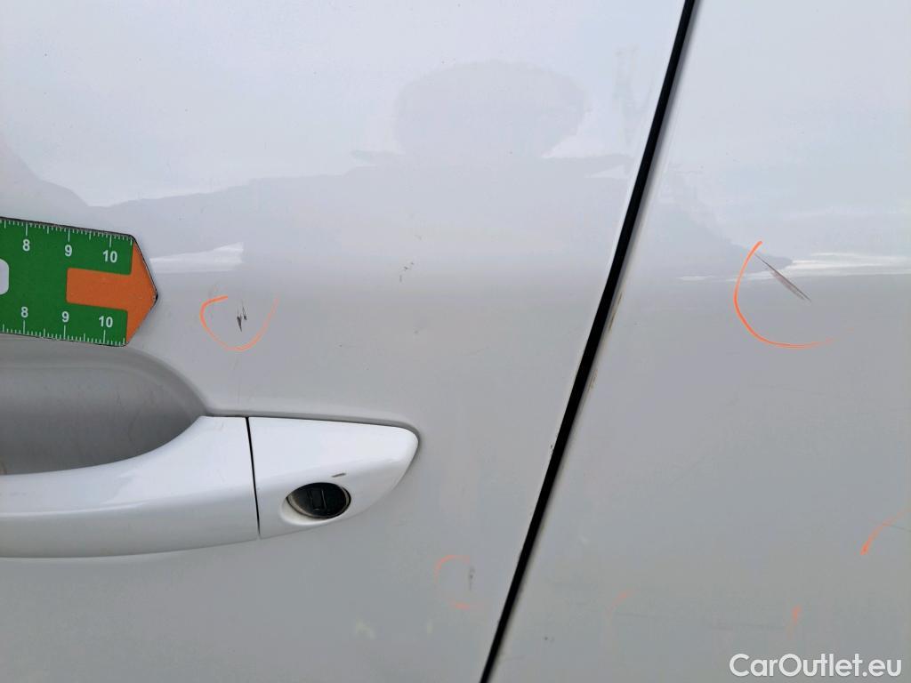  Peugeot  2008 PEUGEOT  / 2019 / 5P / todoterreno Active BlueHDI 81kW (110CV) #69