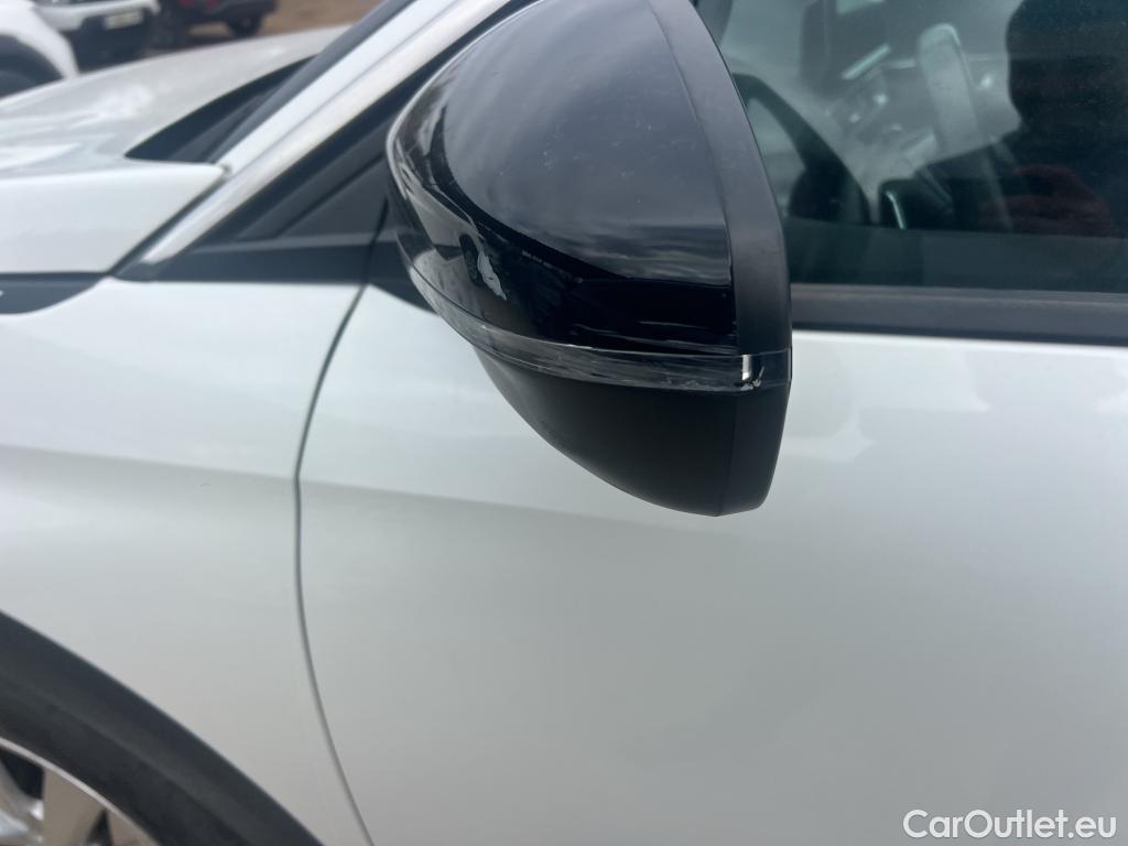  Peugeot  3008 PEUGEOT  / 2020 / 5P / todoterreno 1.2 PureTech 96KW S&S Active Pack EAT8 #34