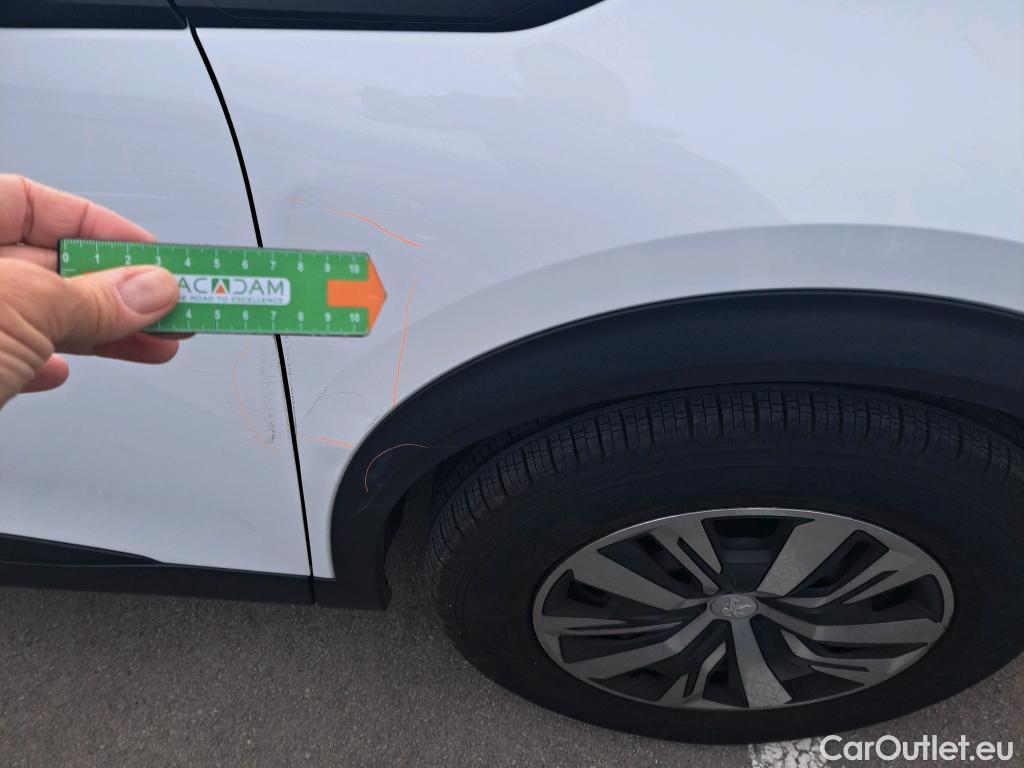  Peugeot  2008 PEUGEOT  / 2019 / 5P / todoterreno Active BlueHDI 81kW (110CV) #48