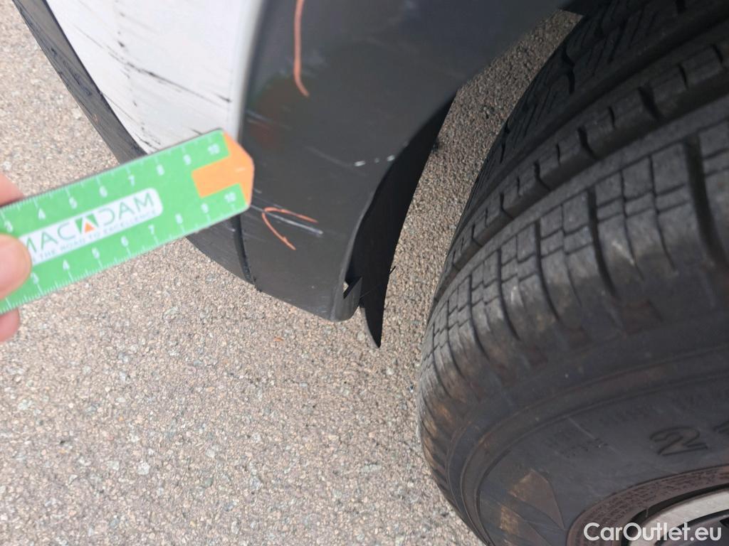  Peugeot  2008 PEUGEOT  / 2019 / 5P / todoterreno Active BlueHDI 81kW (110CV) #53