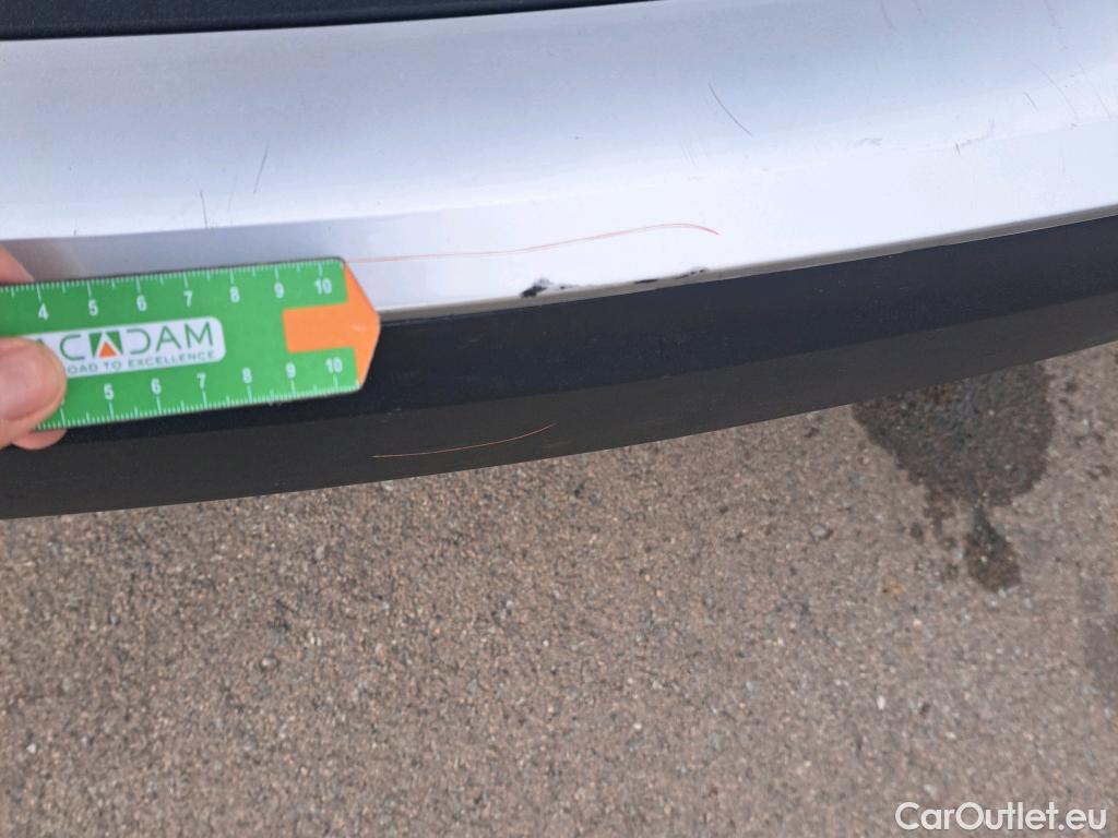  Peugeot  2008 PEUGEOT  / 2019 / 5P / todoterreno Active BlueHDI 81kW (110CV) #37