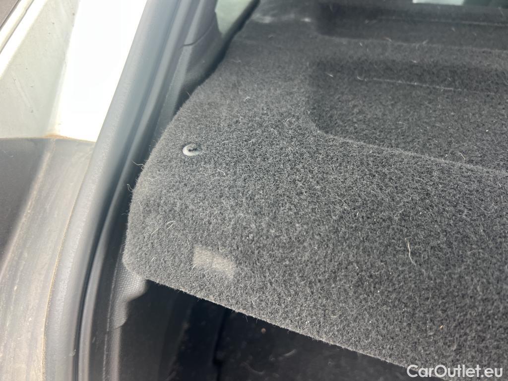  Peugeot  3008 PEUGEOT  / 2020 / 5P / todoterreno 1.2 PureTech 96KW S&S Active Pack EAT8 #16