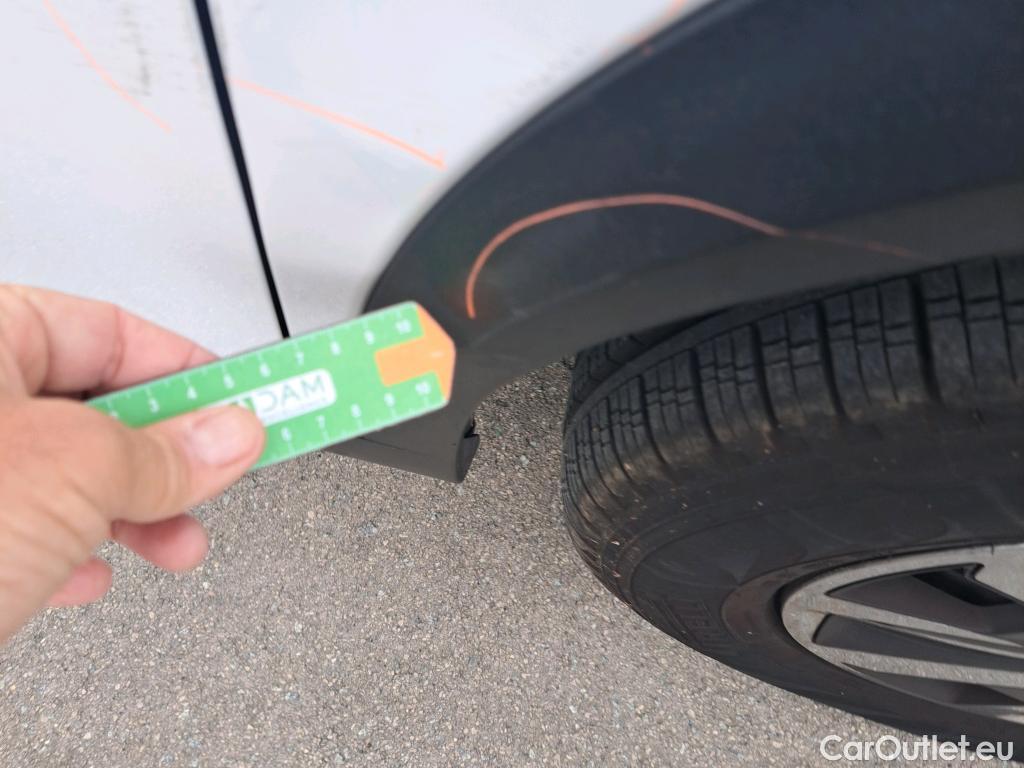  Peugeot  2008 PEUGEOT  / 2019 / 5P / todoterreno Active BlueHDI 81kW (110CV) #49