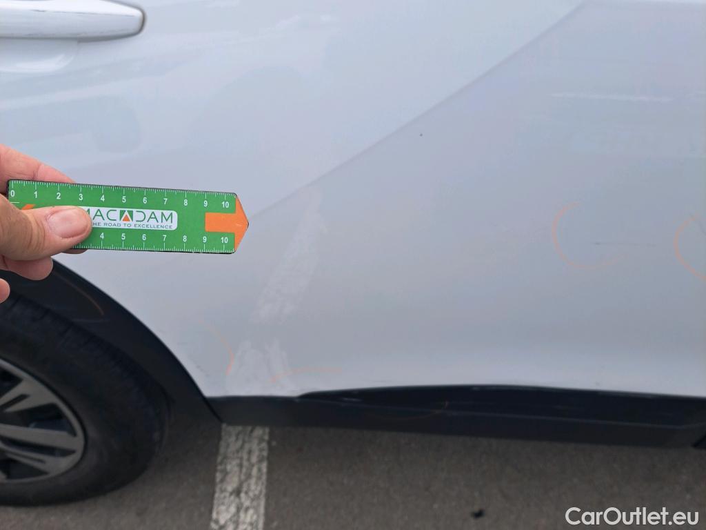  Peugeot  2008 PEUGEOT  / 2019 / 5P / todoterreno Active BlueHDI 81kW (110CV) #33