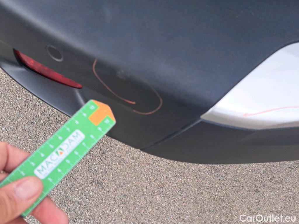  Peugeot  2008 PEUGEOT  / 2019 / 5P / todoterreno Active BlueHDI 81kW (110CV) #28