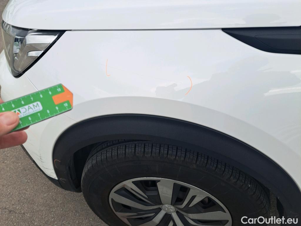  Peugeot  2008 PEUGEOT  / 2019 / 5P / todoterreno Active BlueHDI 81kW (110CV) #63