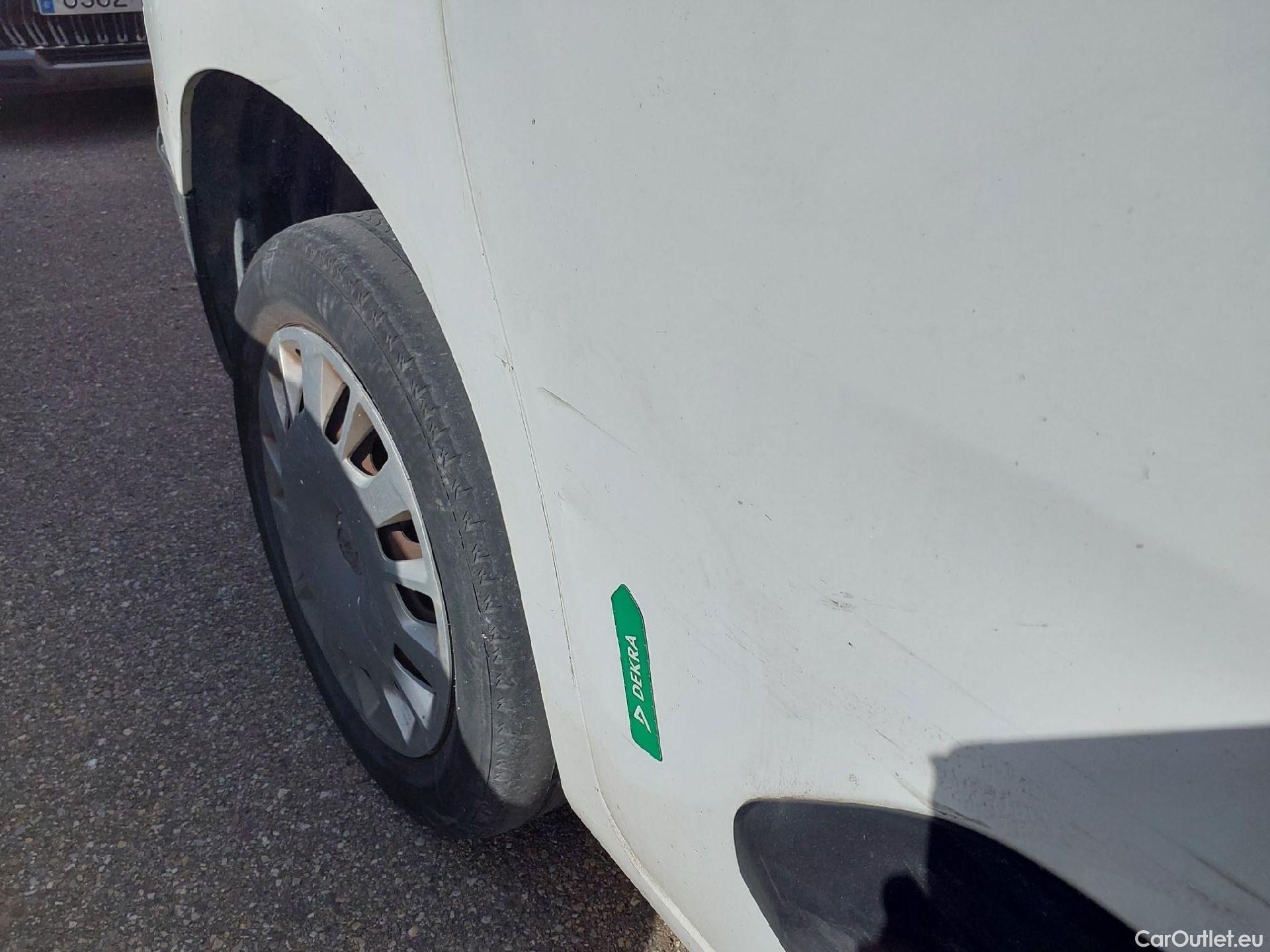  Opel  Combo OPEL  Life / 2018 / 5P / combi 1.5 TD 75kW (100CV) S/S Edition L (IND) #43