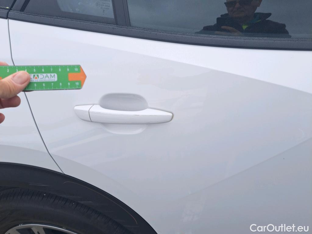  Peugeot  2008 PEUGEOT  / 2019 / 5P / todoterreno Active BlueHDI 81kW (110CV) #50