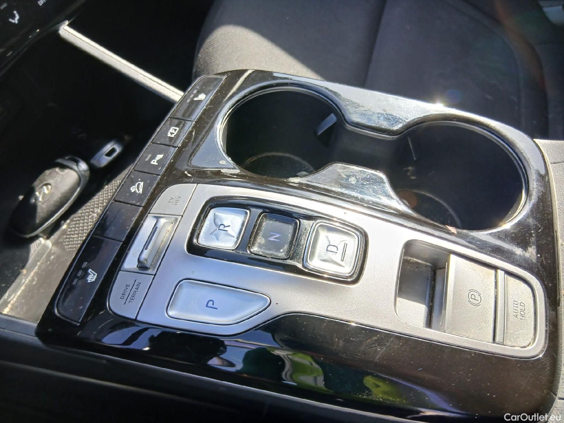  Hyundai  Tucson HYUNDAI  / 2020 / 5P / todoterreno 1.6 TGDI PHEV 195kW Tecno Sky Auto 4x4 #18