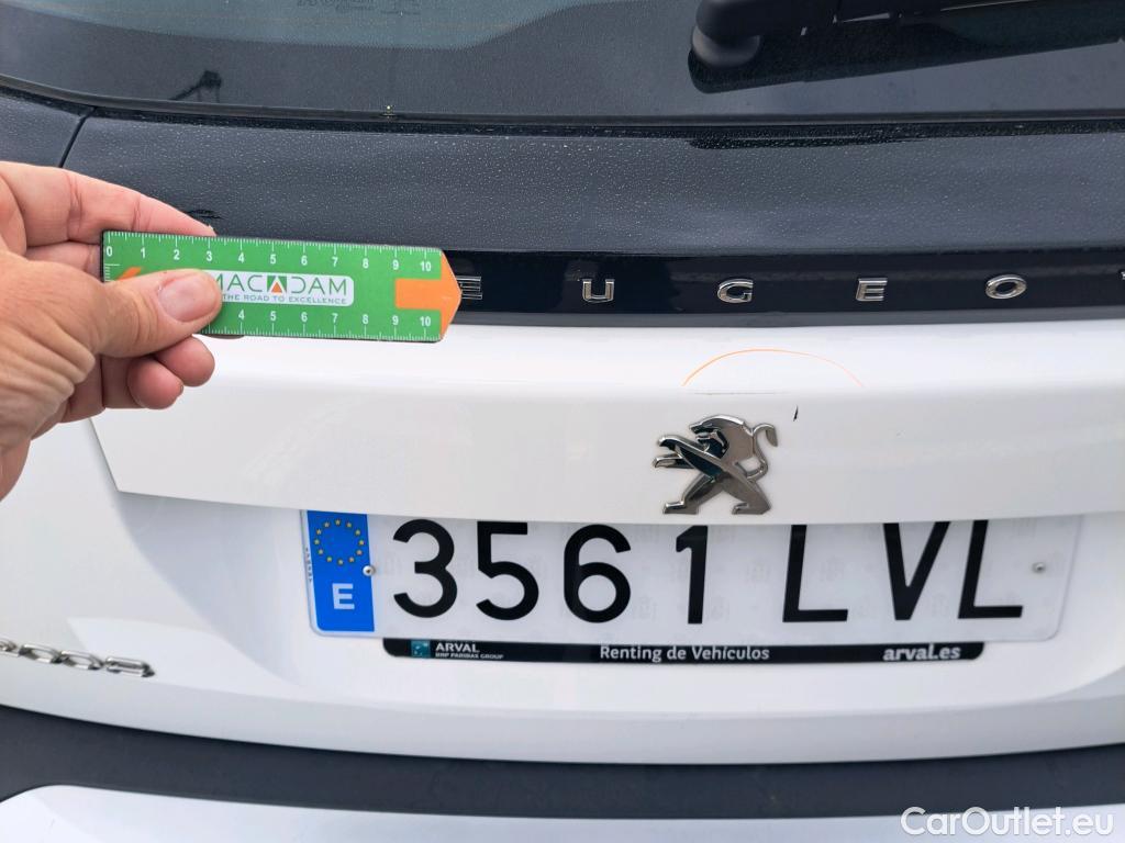  Peugeot  2008 PEUGEOT  / 2019 / 5P / todoterreno Active BlueHDI 81kW (110CV) #59