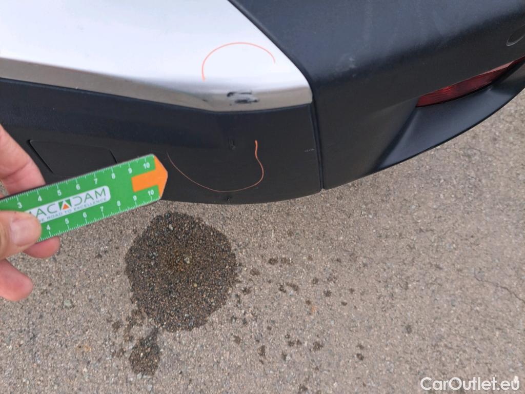  Peugeot  2008 PEUGEOT  / 2019 / 5P / todoterreno Active BlueHDI 81kW (110CV) #26