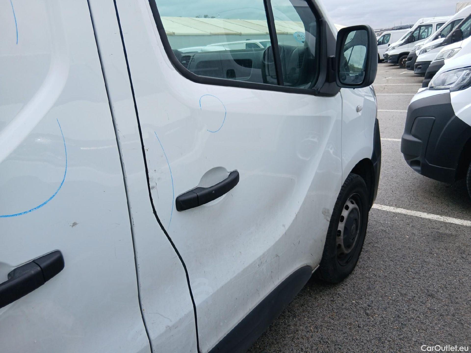  Nissan  NV300 NISSAN  / 2016 / 4P / furgón 2.0dCi 88kW (120CV) L1H1 1T Optima #41