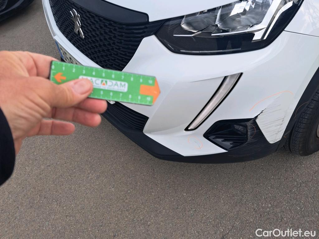  Peugeot  2008 PEUGEOT  / 2019 / 5P / todoterreno Active BlueHDI 81kW (110CV) #44