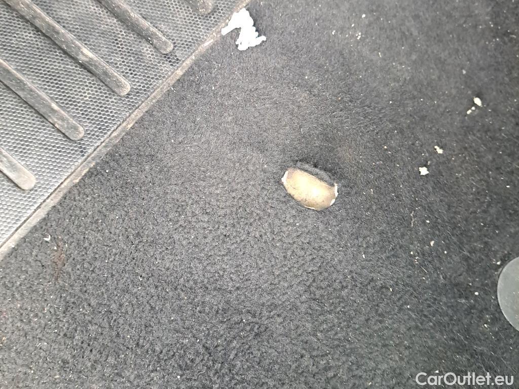  Peugeot  2008 PEUGEOT  / 2019 / 5P / todoterreno Active BlueHDI 81kW (110CV) #3