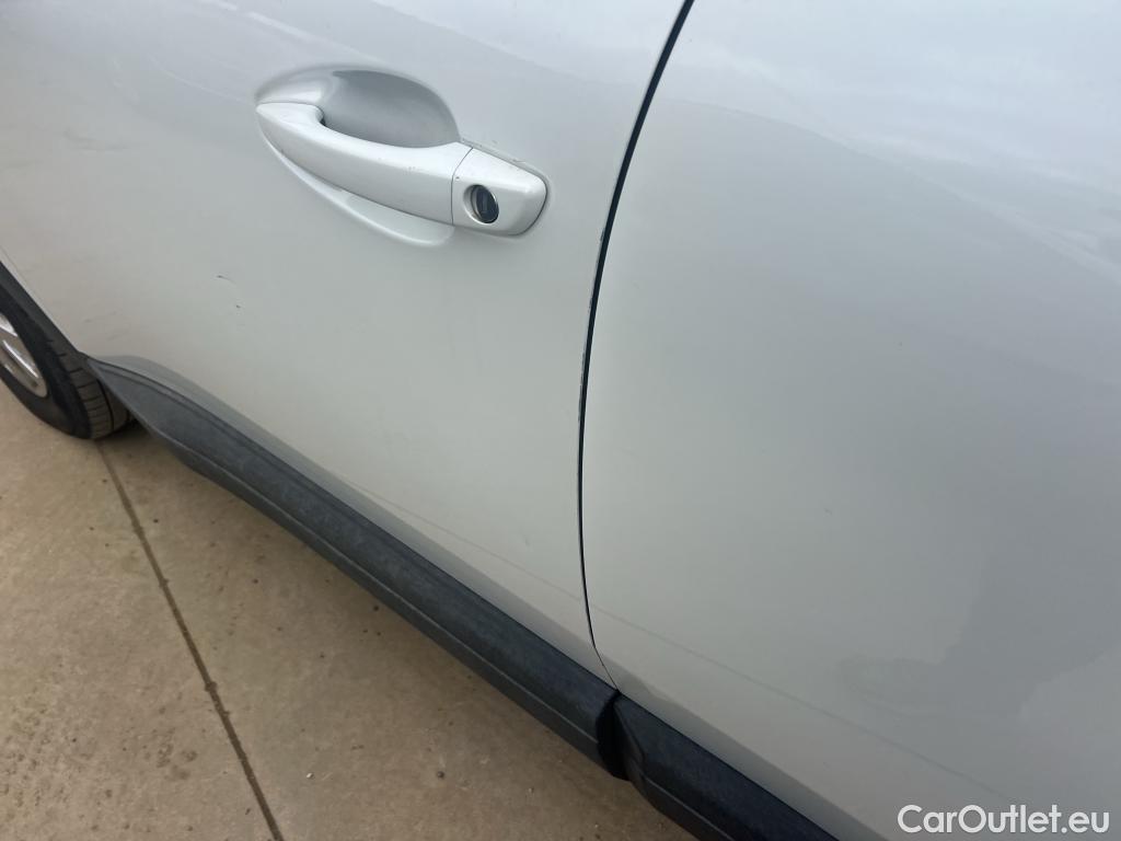  Peugeot  3008 PEUGEOT  / 2020 / 5P / todoterreno 1.2 PureTech 96KW S&S Active Pack EAT8 #4