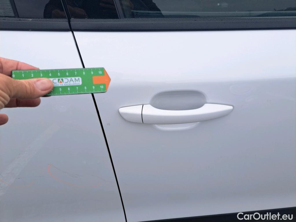  Peugeot  2008 PEUGEOT  / 2019 / 5P / todoterreno Active BlueHDI 81kW (110CV) #57